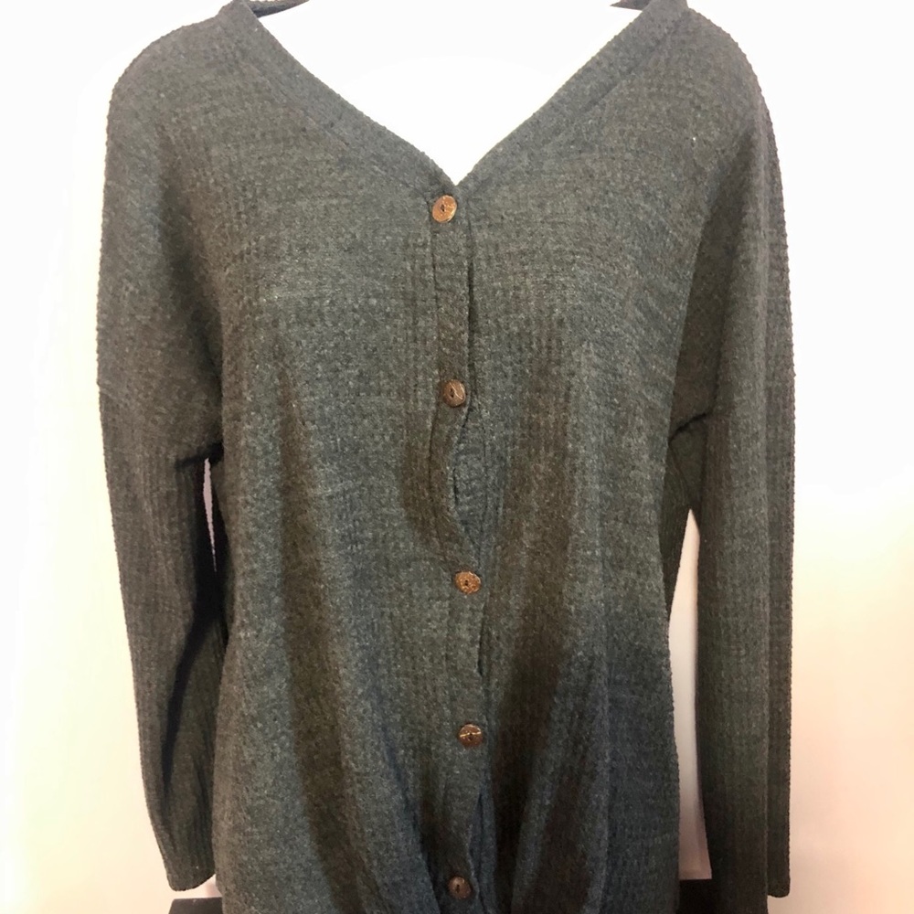 Boutique! Size large faux button down NWOT